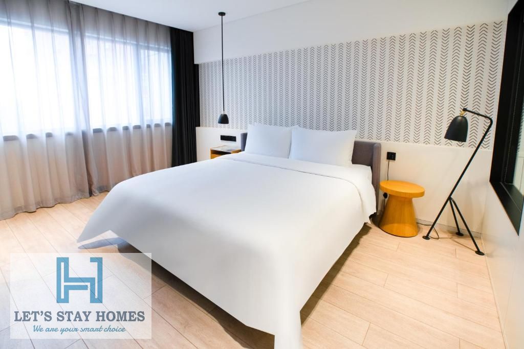 4 Star Luxurious | Furnished I With Kitchen | Near Metro I Free Gym & Pool I Free Cleaning