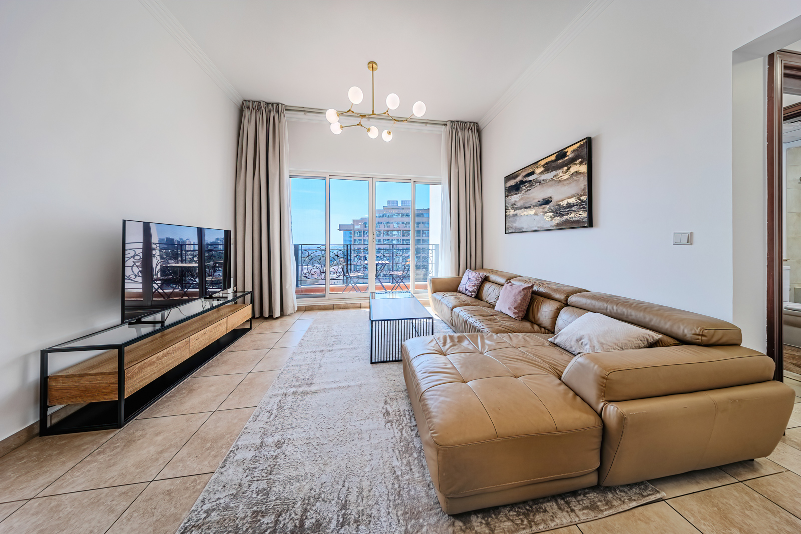 Cluster free 1BD in Dubai Sports City