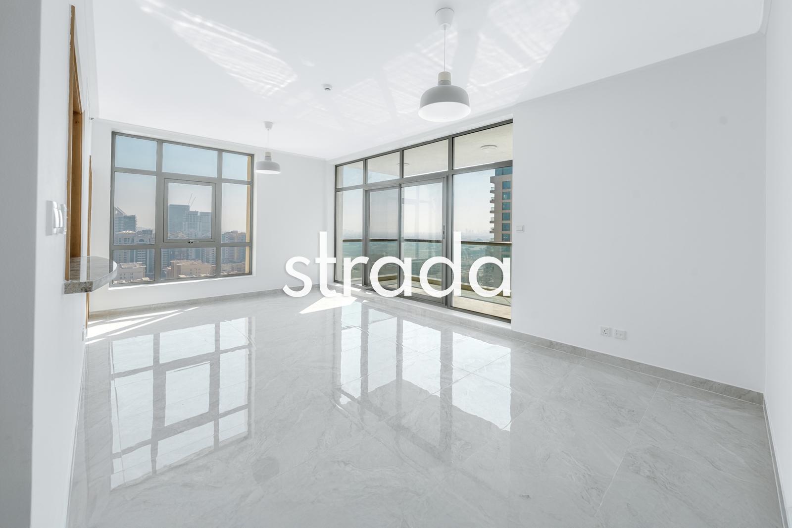 Vacant | Golf + Canal View | 978Sq. ft
