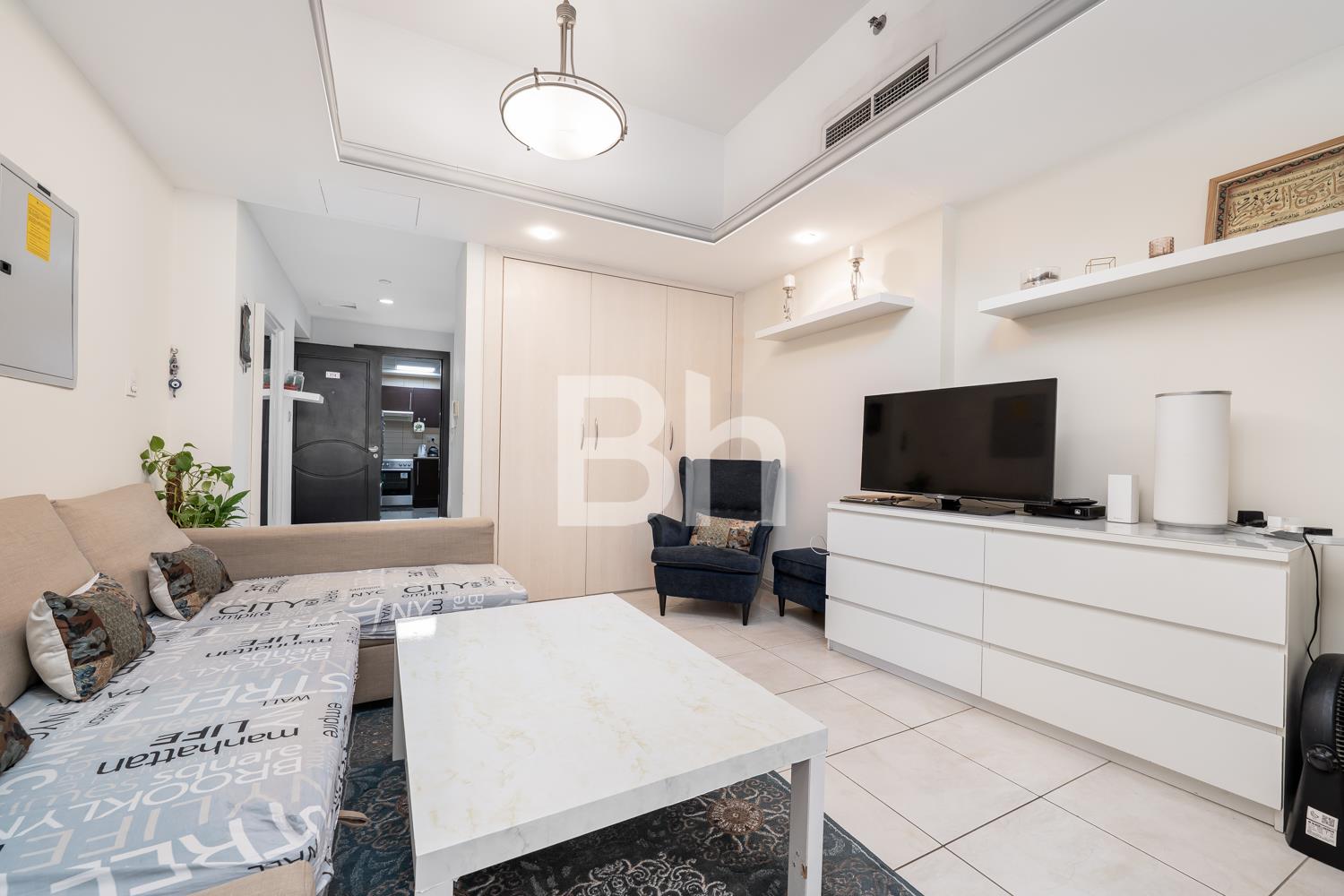 Studio | Closed Kitchen | Furnished