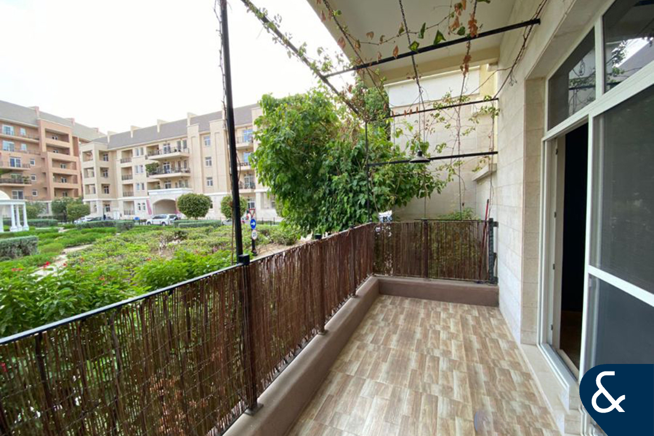 Studio Apartment I Garden Views I 677 Sqft