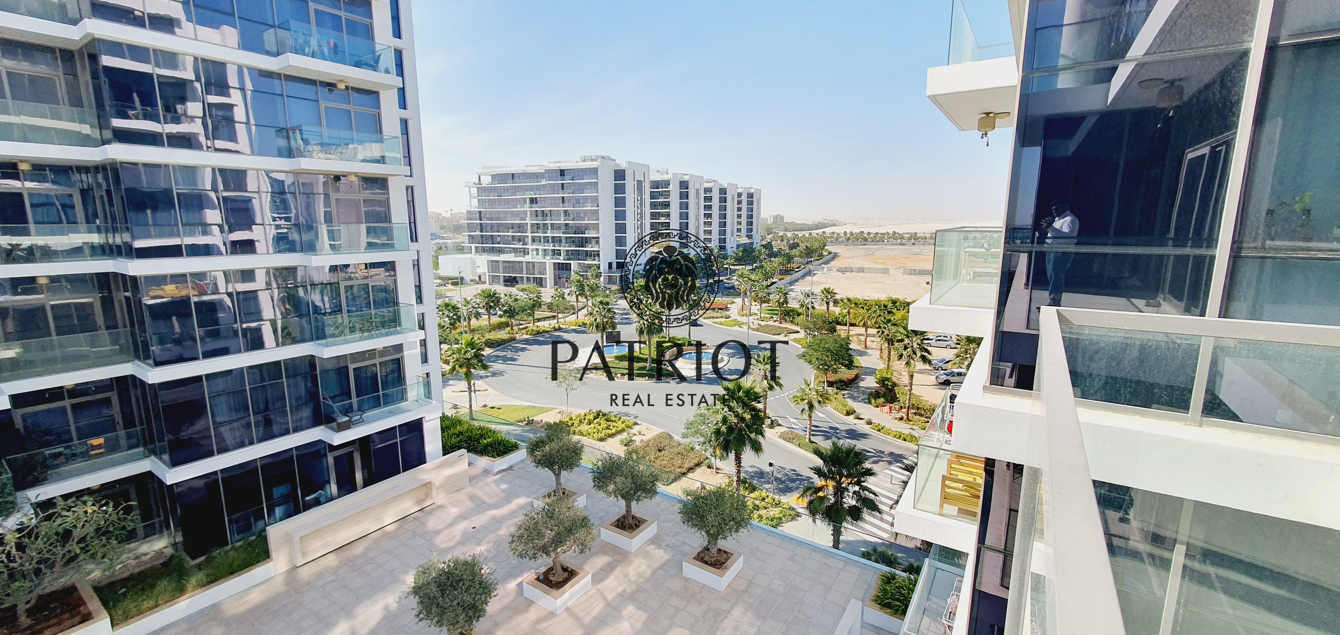 pool view \ Studio \ investor deal