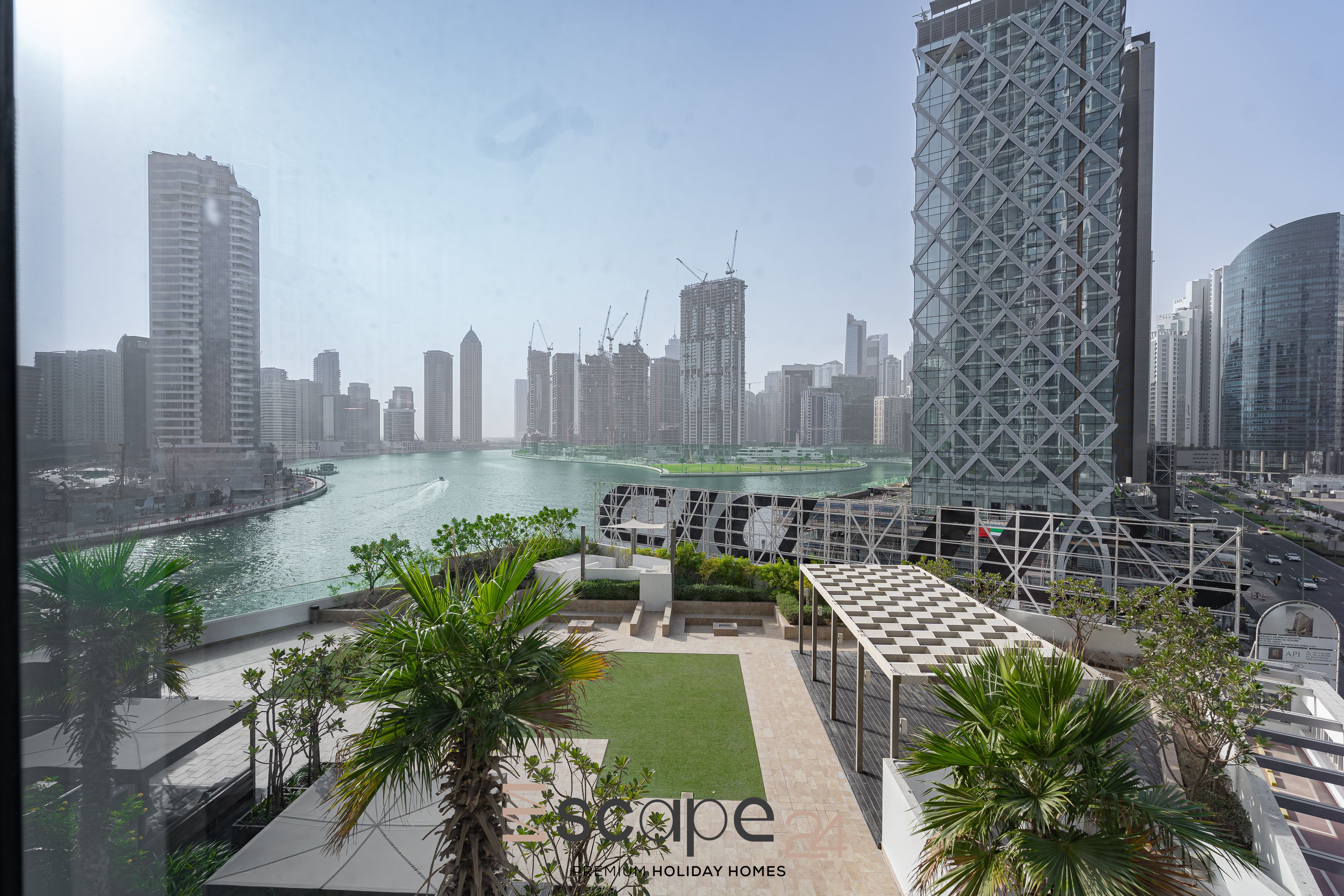 Summer Deal-Studio-Canal View -Furnished Apartment