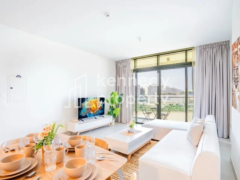 Stunning Unit | Spacious Layout | Ideal Location
