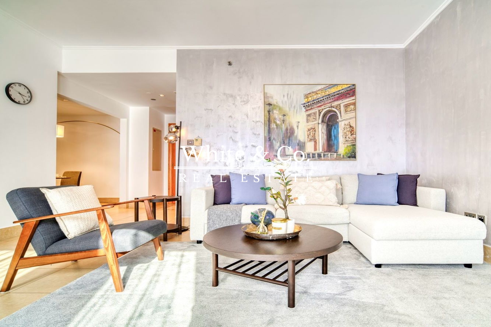Bright Unit | Fully Furnished | Investment