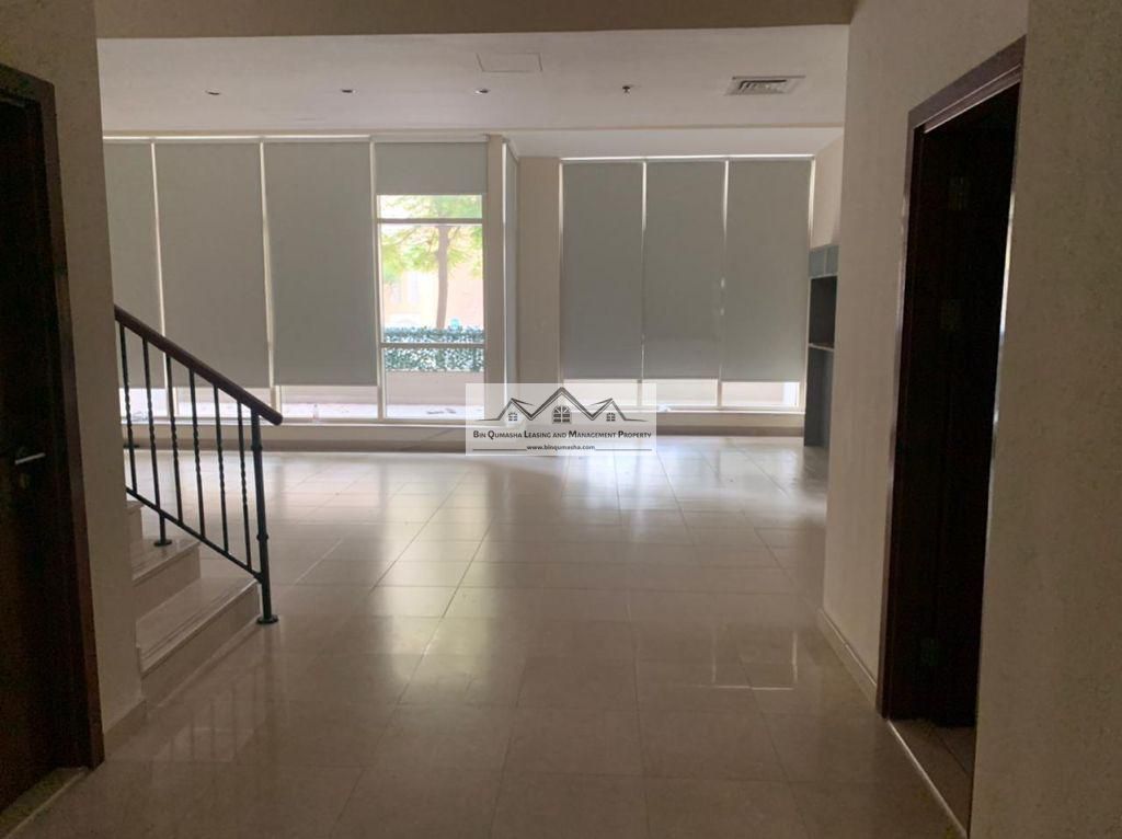 Luxury Villa for Sale in Marina Quay West | Prime Dubai Marina Location | Spacious & Modern Living - Direct Owner
