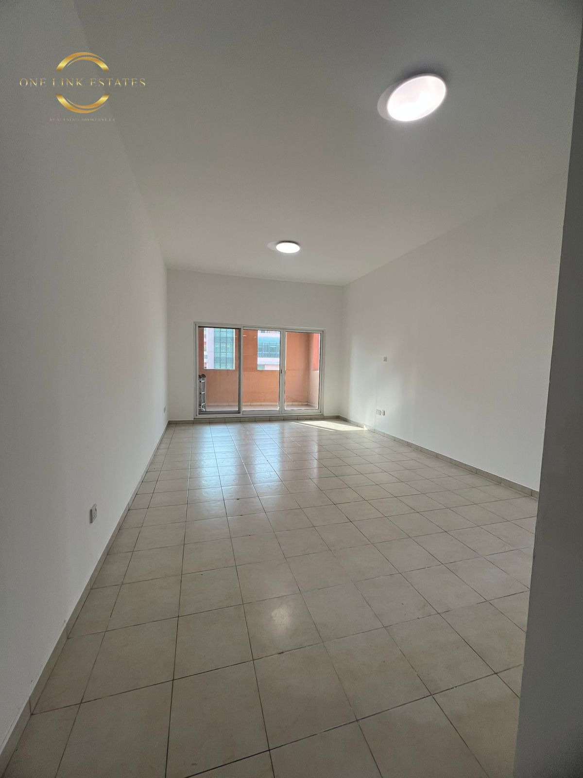 1BR WITH 2 BOX BALCONIES | VACANT ON END OF JAN 2026 | 1 BASEMENT PARKING & FREE GYM