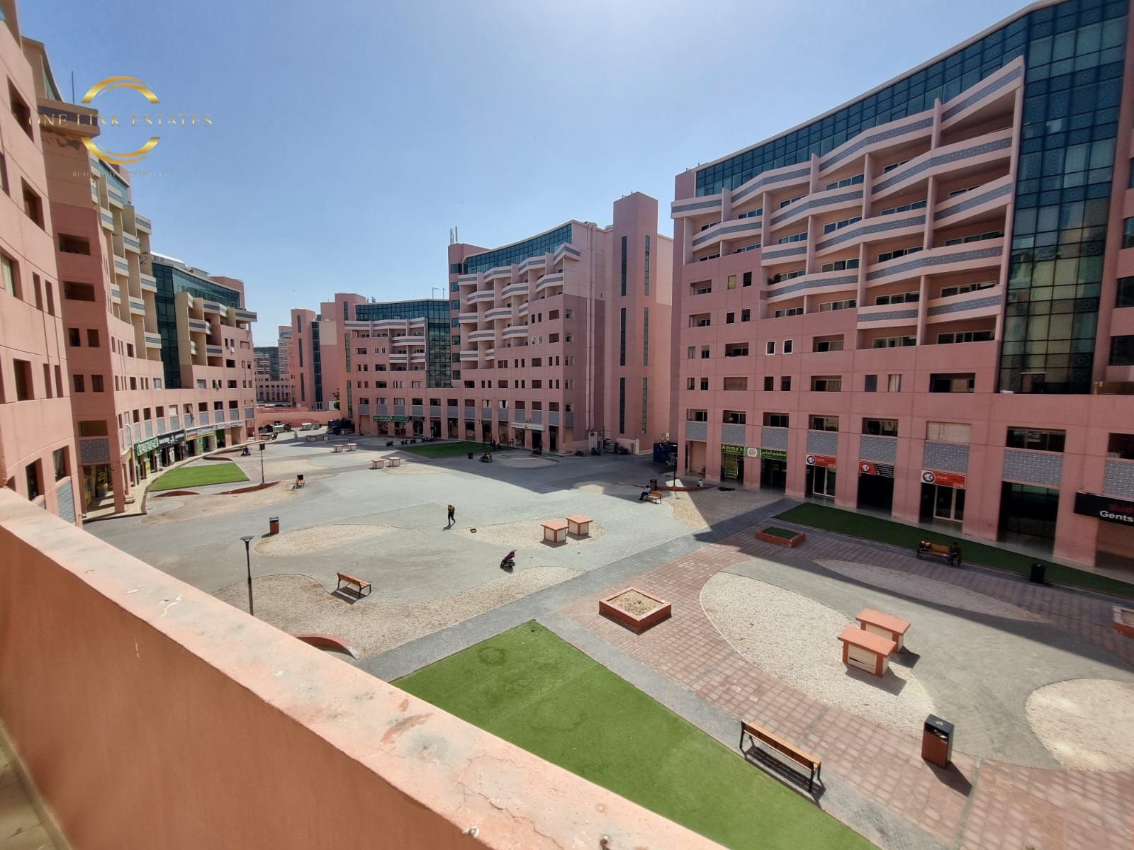STUDIO WITH BALCONY | OPEN KITCHEN | 1 BASEMENT PARKING & FREE GYM