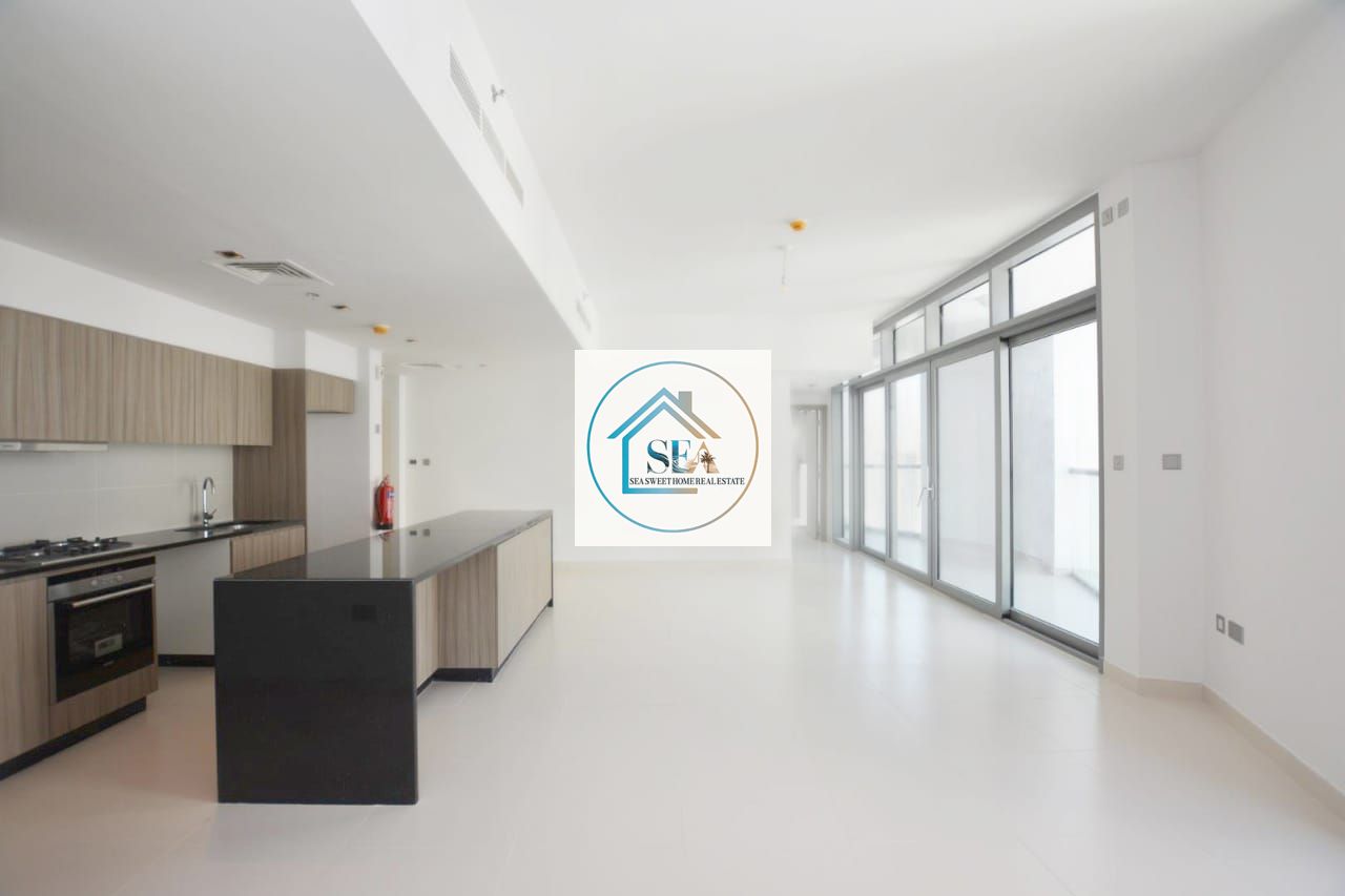 Spacious 3 BHK +M/ high floor / balcony with sea view / High ROI