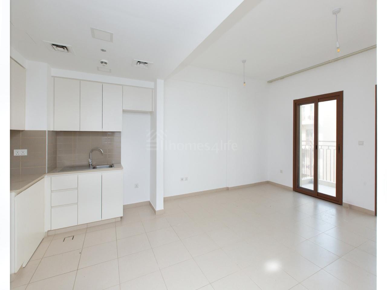 ZAHRA BREEZE | Pool-View | Ready to move