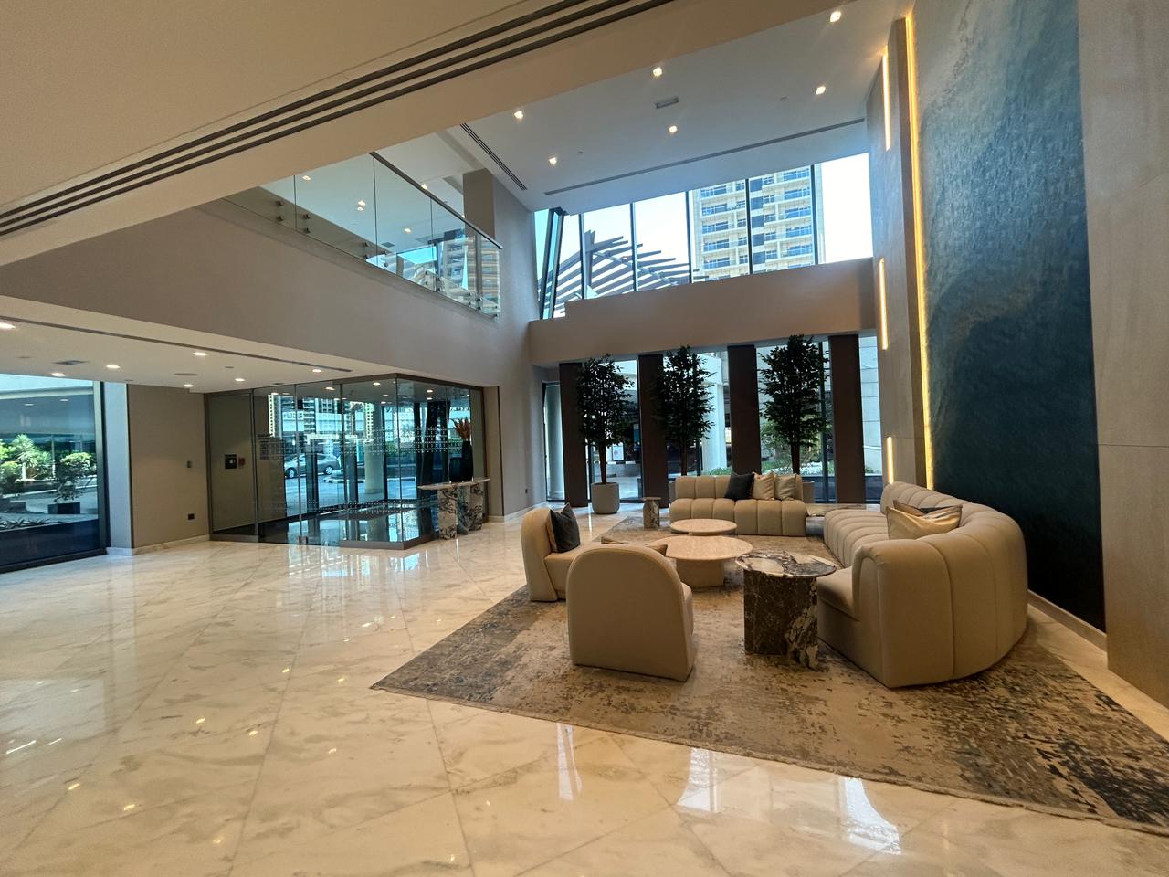 Spacious Layout / Fully Upgraded I High Floor/ vacant / Equipped Kitchen