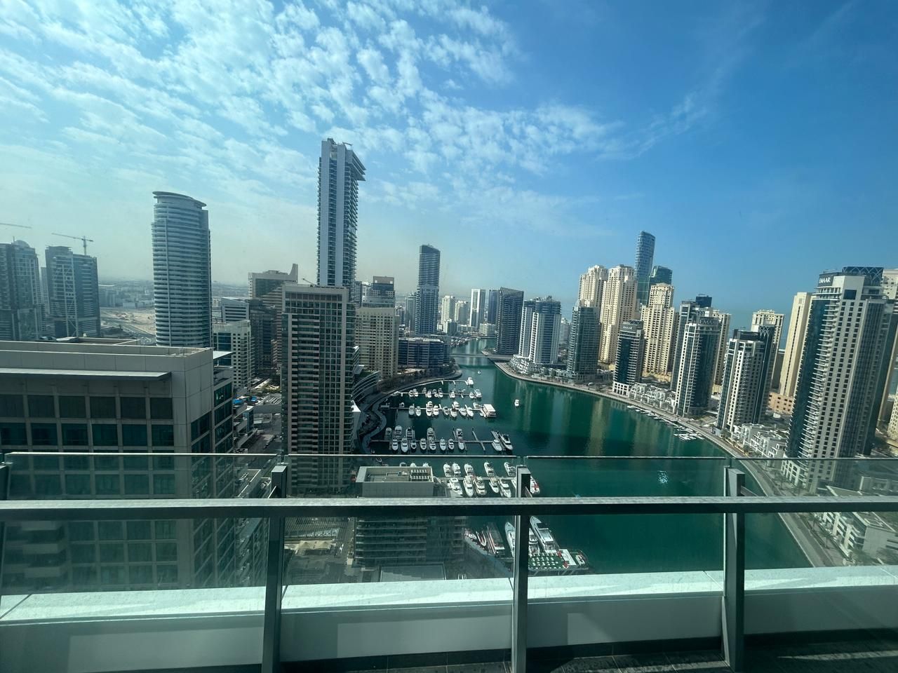 High Floor/ Vacant / Equipped Kitchen/ Unfurnished