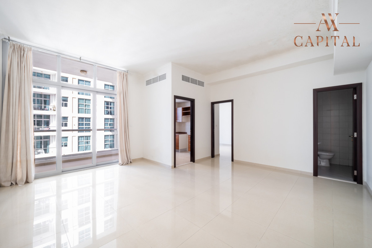 Well Maintained | Mid Floor | Large Layout