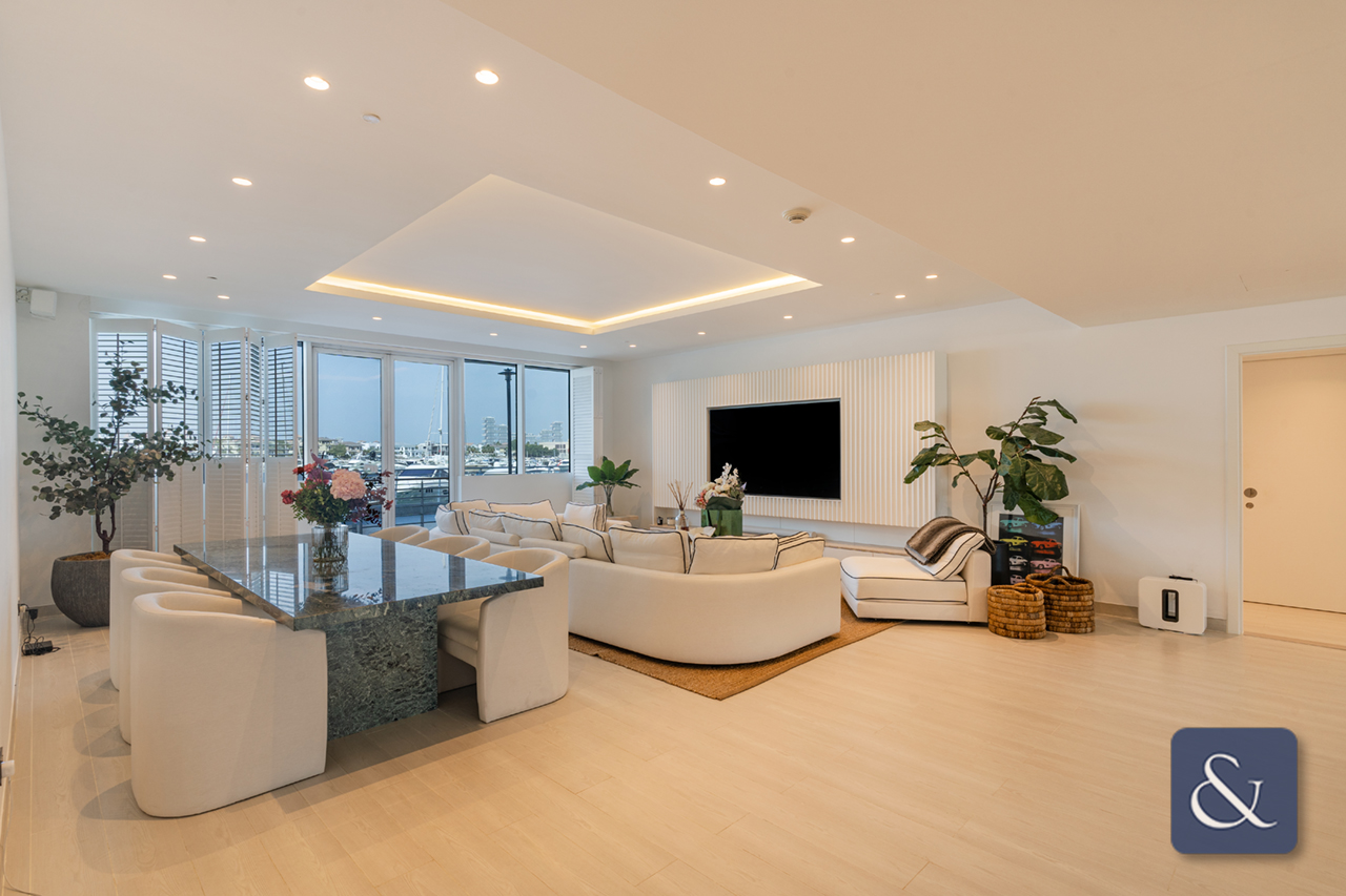 2 Bedroom Apartment | Fully Upgraded | VOT