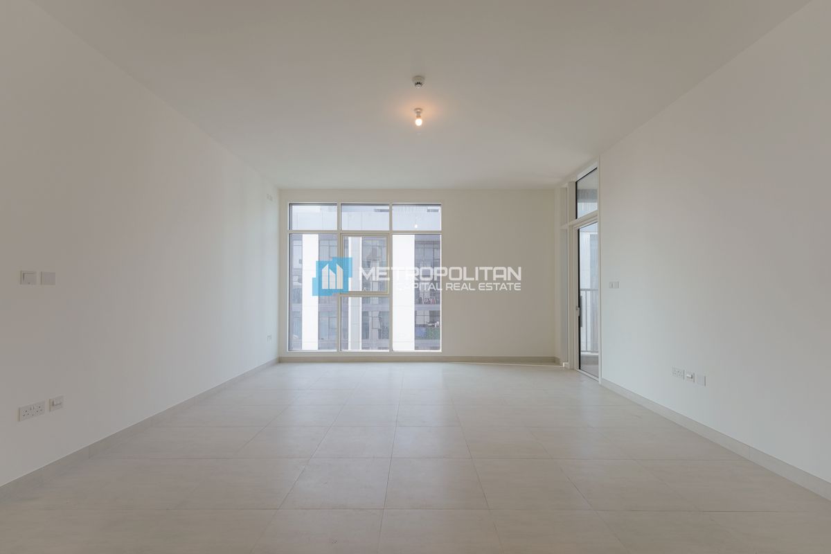 End Unit 3BR+M | High Floor | Prime Location