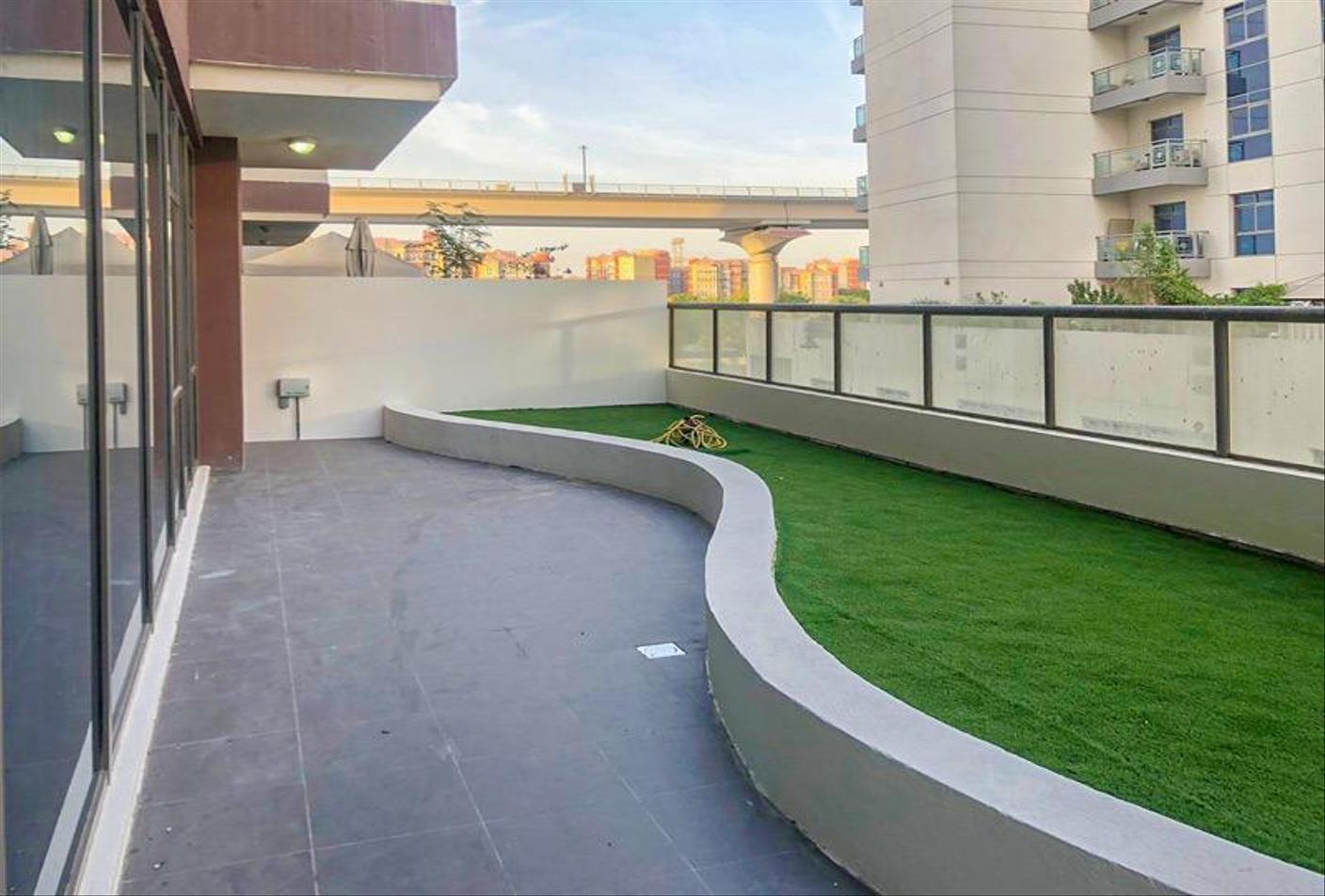 Terrace Apartment | Upgraded | Next to Metro