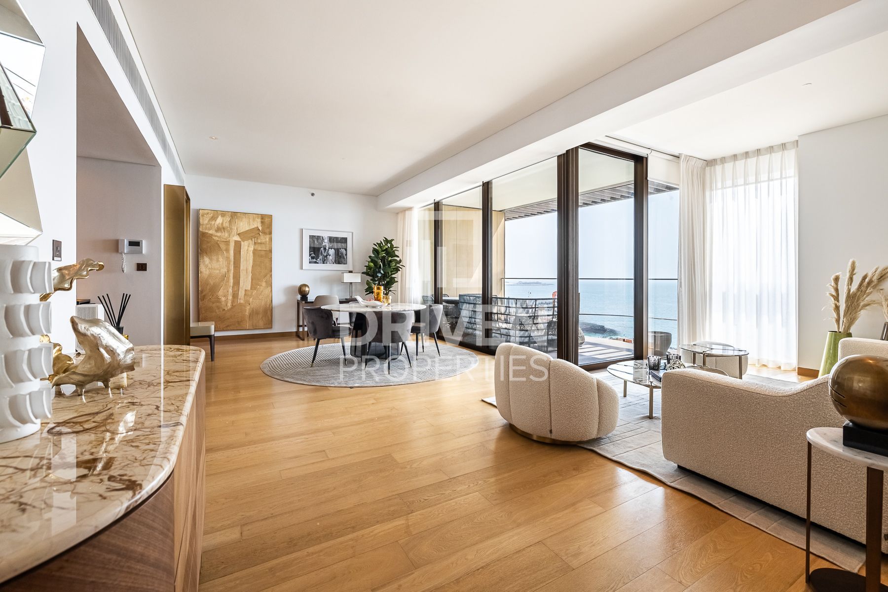 Furnished Apt and High Floor with Sea View