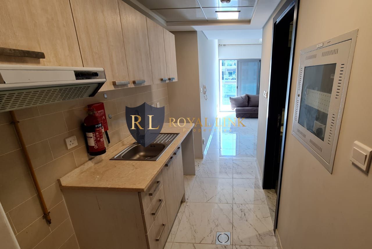 Middle Floor! Near to Pool & Park! Best Deal
