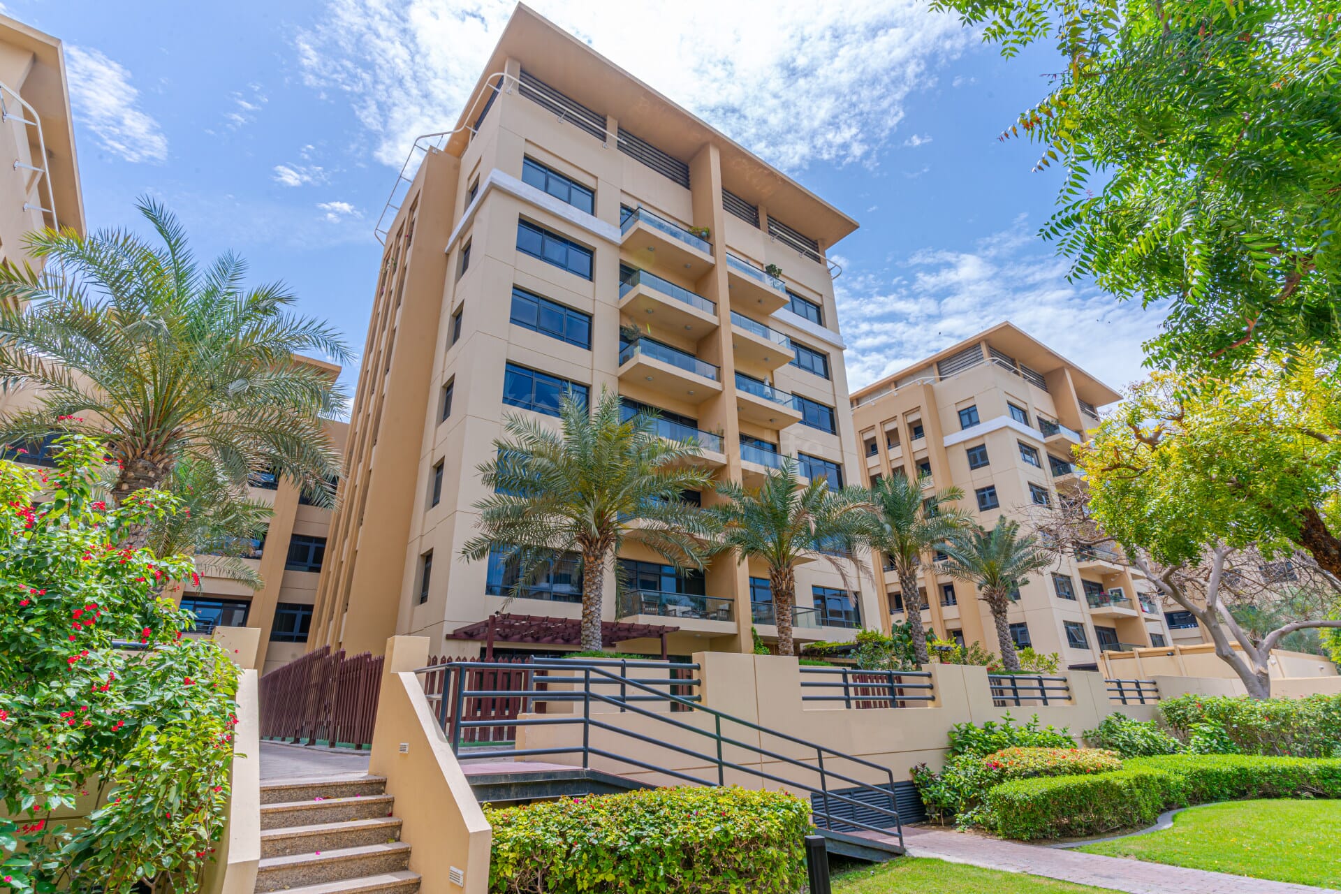 SIDIR | 3 Bed Room Plus Study | Courtyard | Vacant