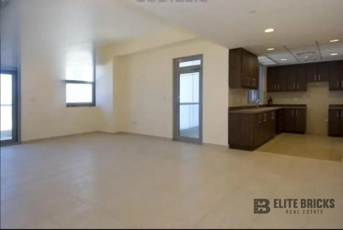 VACANT & SPACIOUS | LARGE LAYOUT | PRIME LOCATION!