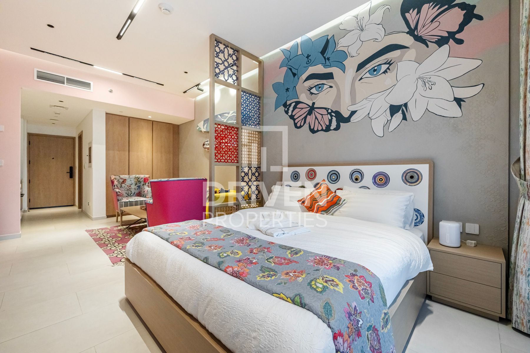 Fully Furnished and Bright Studio | Canal View