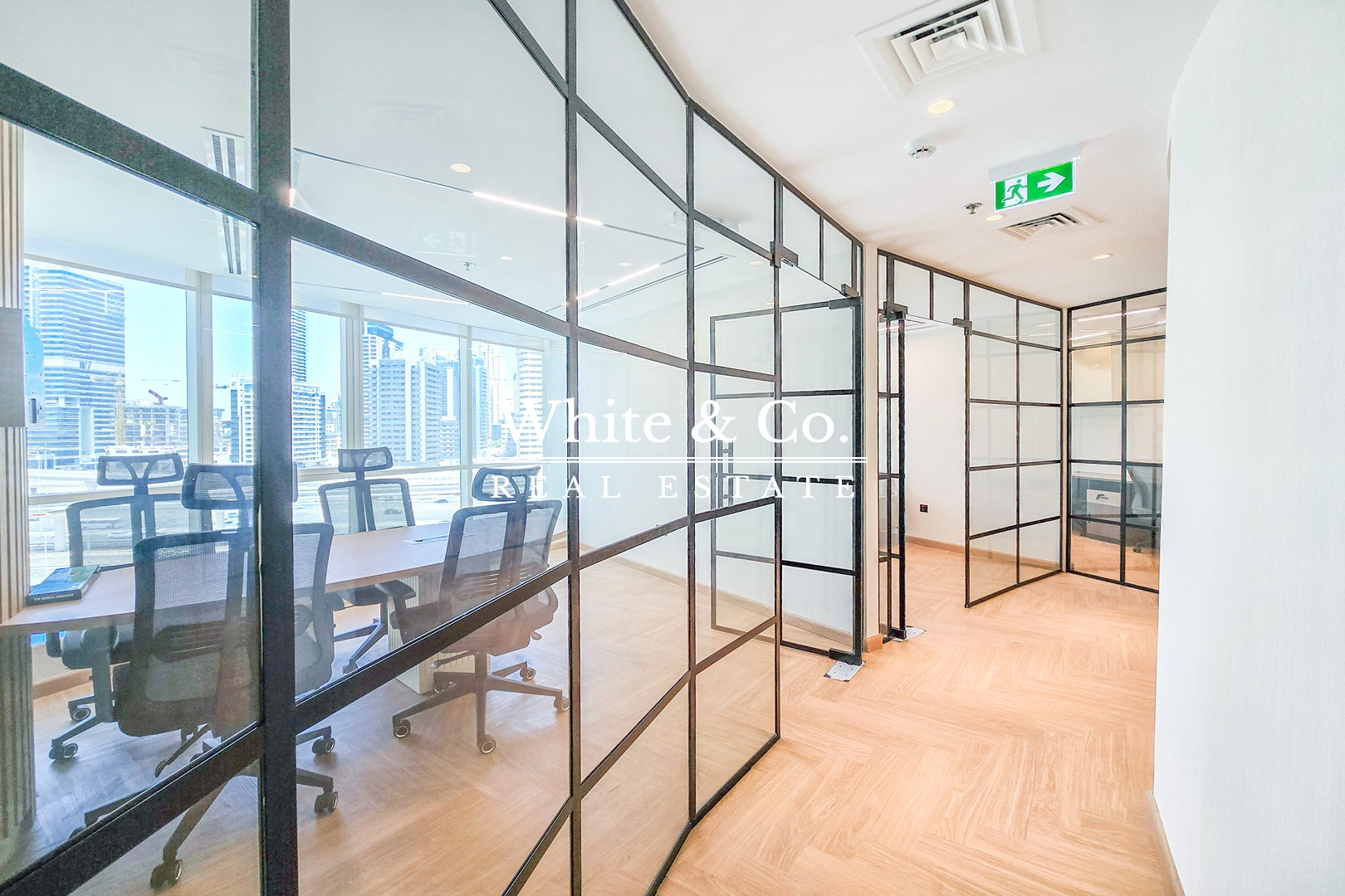 Vacant | Luxury Fit-out | Fully Furnished